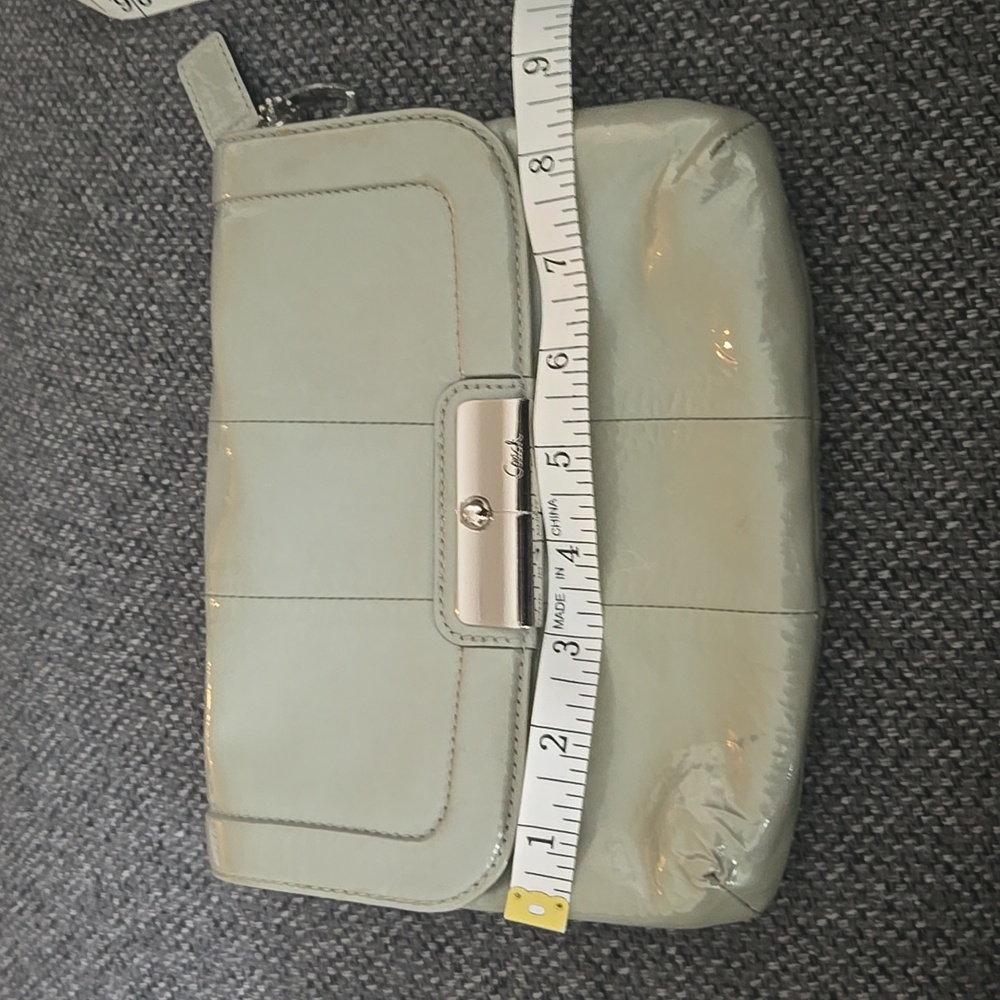 Coach Handbag - Picture 8 of 9